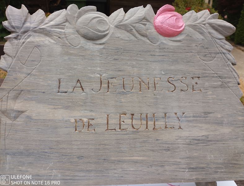 Rechampissage d'une plaque funéraire